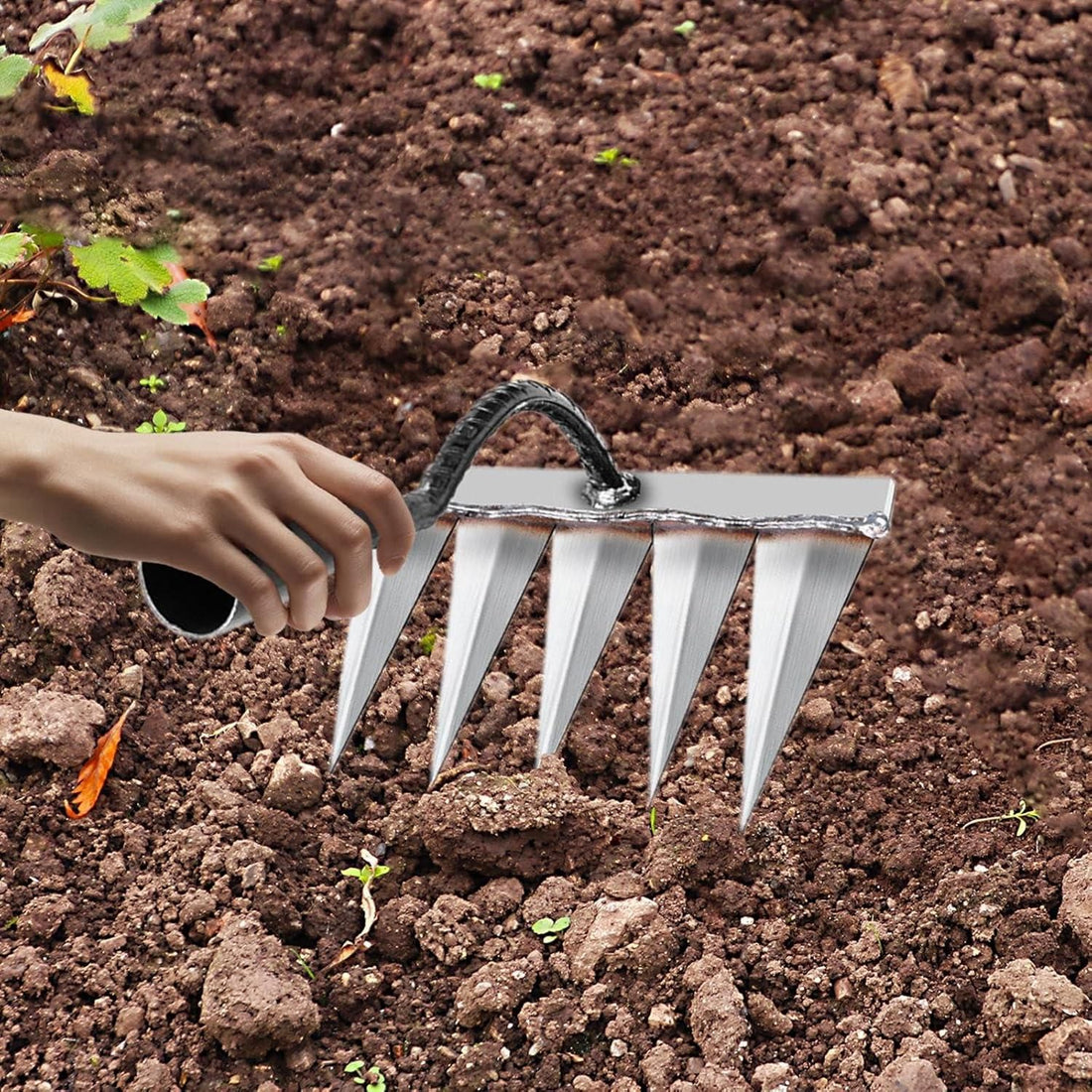 Garden Weeding Tool with 5 Durable Steel Claws - 50% OFF